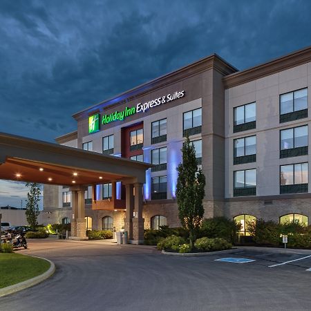 Holiday Inn Express & Suites - Belleville By Ihg Bagian luar foto