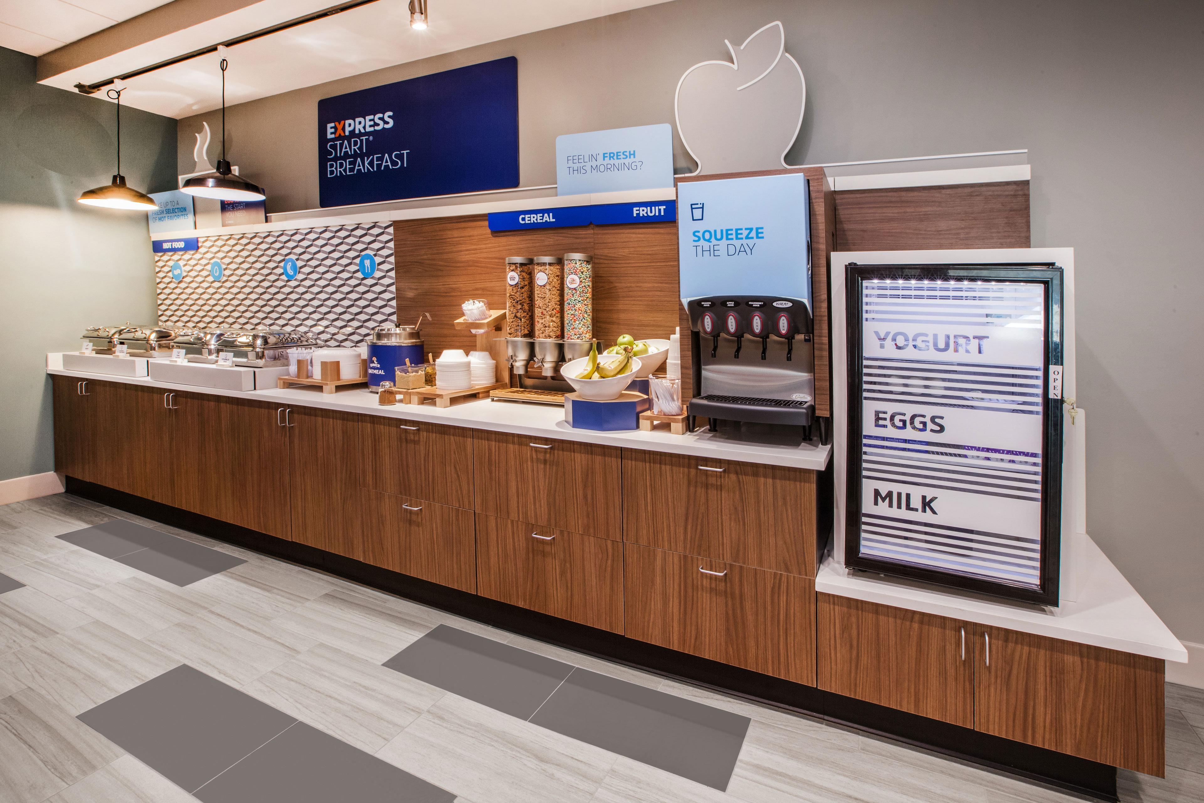 Holiday Inn Express & Suites - Belleville By Ihg Bagian luar foto
