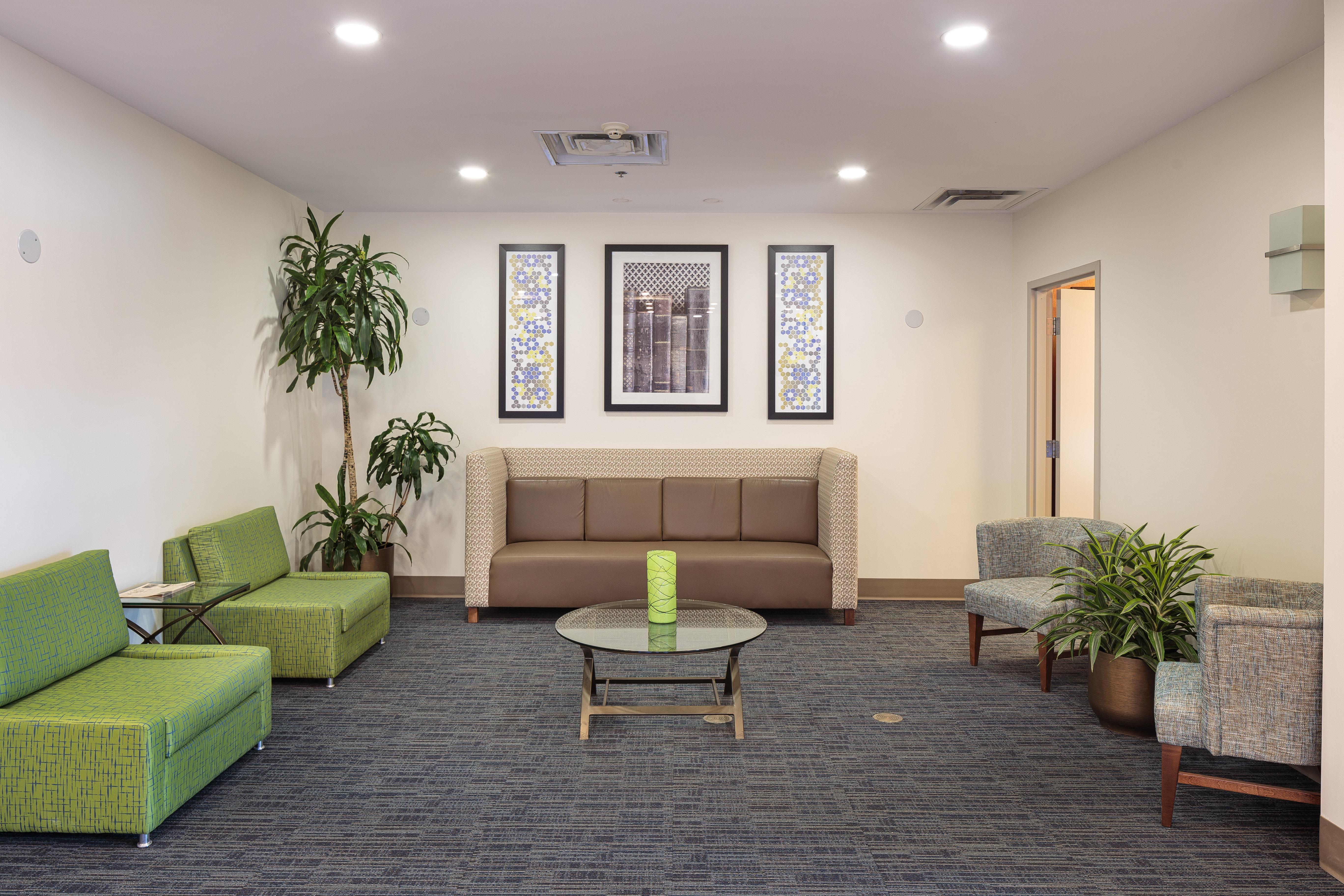 Holiday Inn Express & Suites - Belleville By Ihg Bagian luar foto