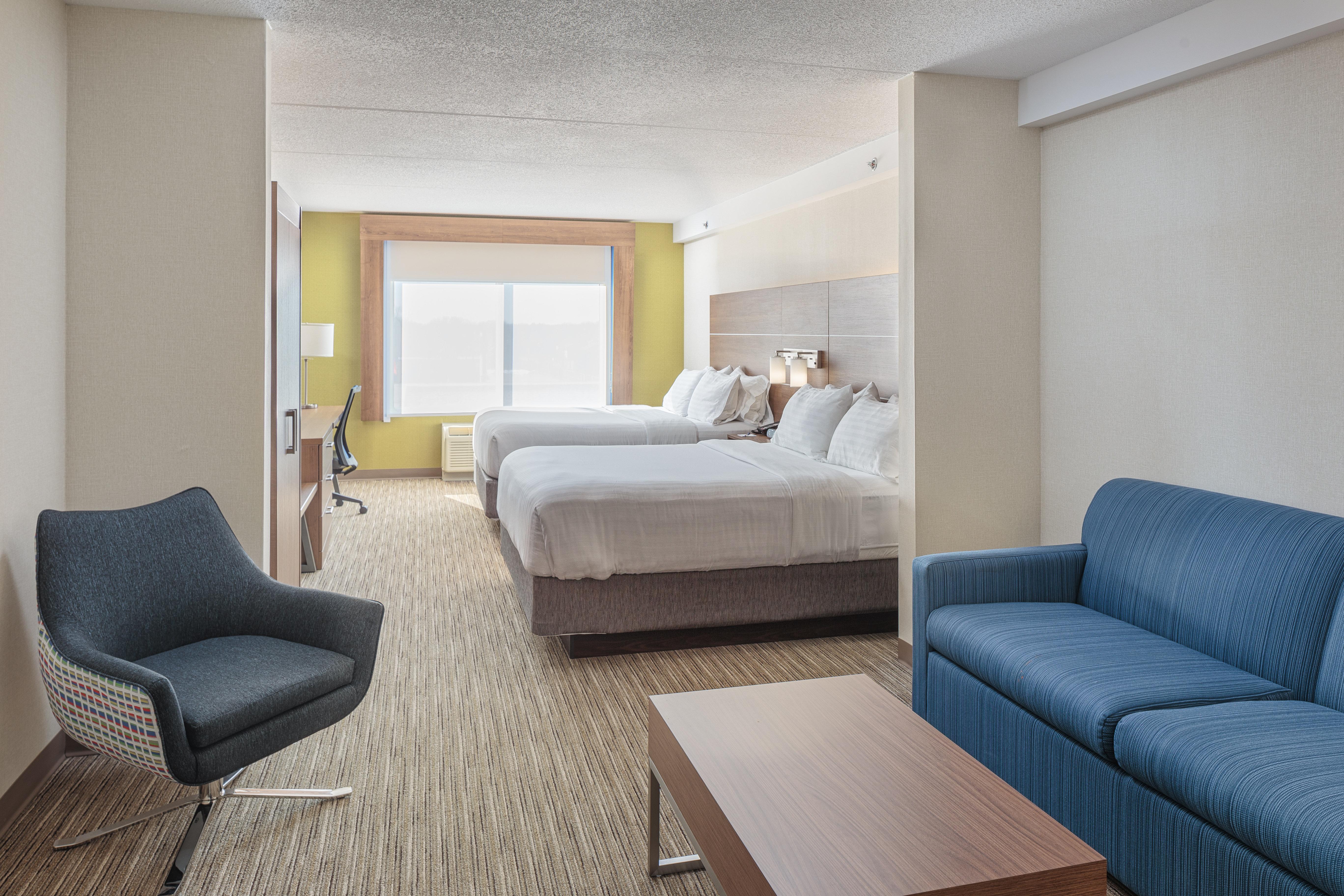 Holiday Inn Express & Suites - Belleville By Ihg Bagian luar foto