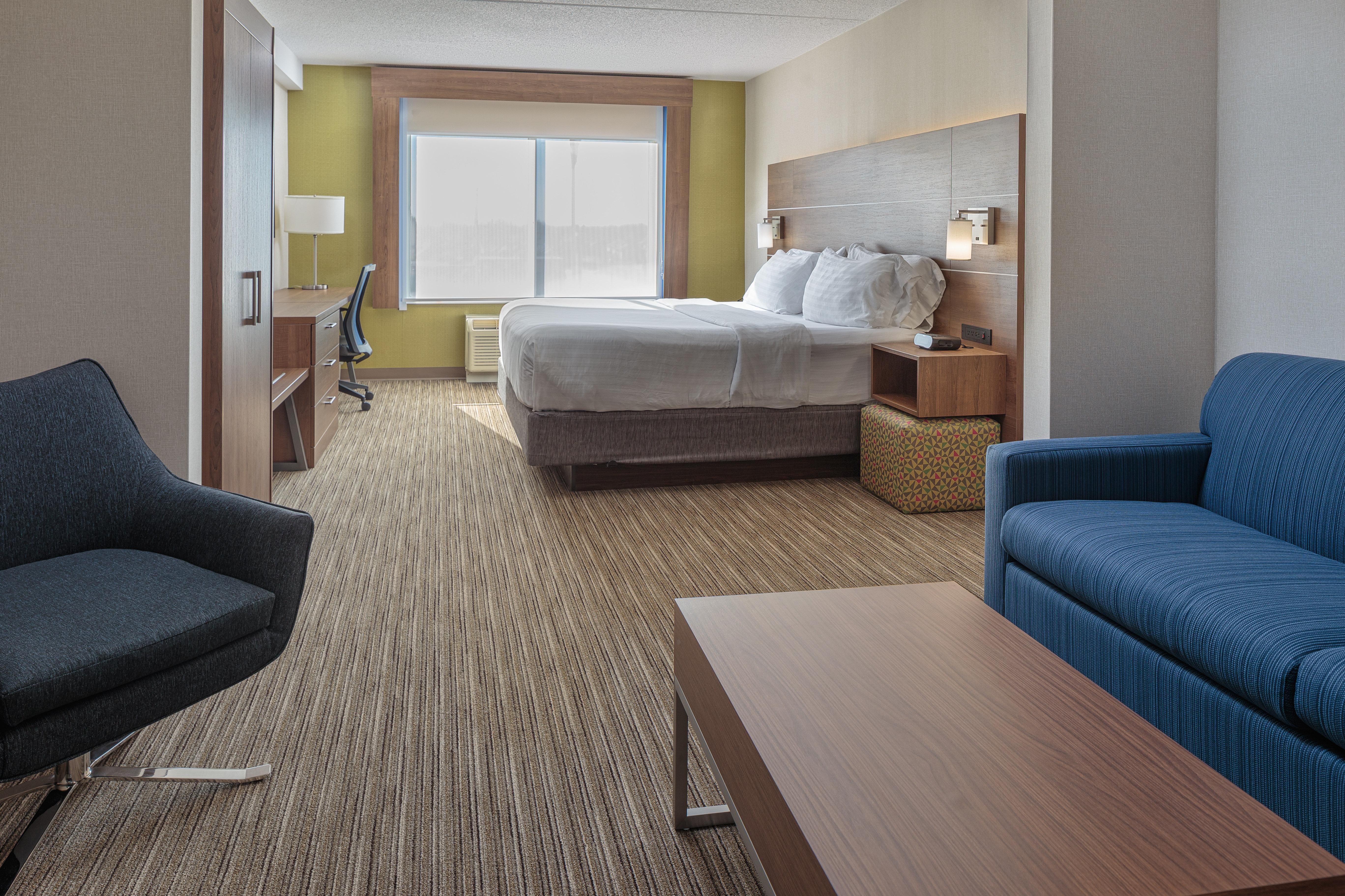 Holiday Inn Express & Suites - Belleville By Ihg Bagian luar foto
