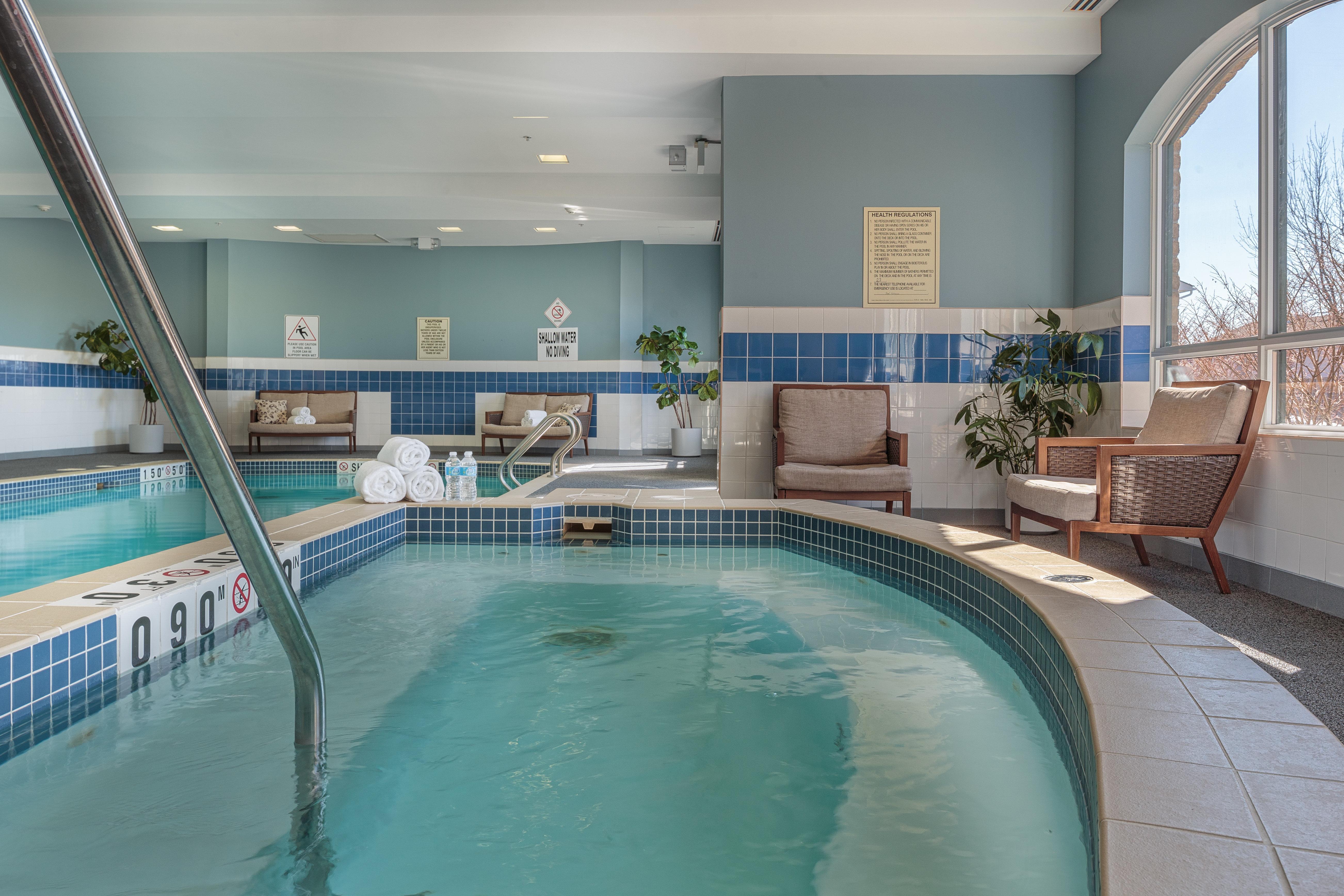 Holiday Inn Express & Suites - Belleville By Ihg Bagian luar foto