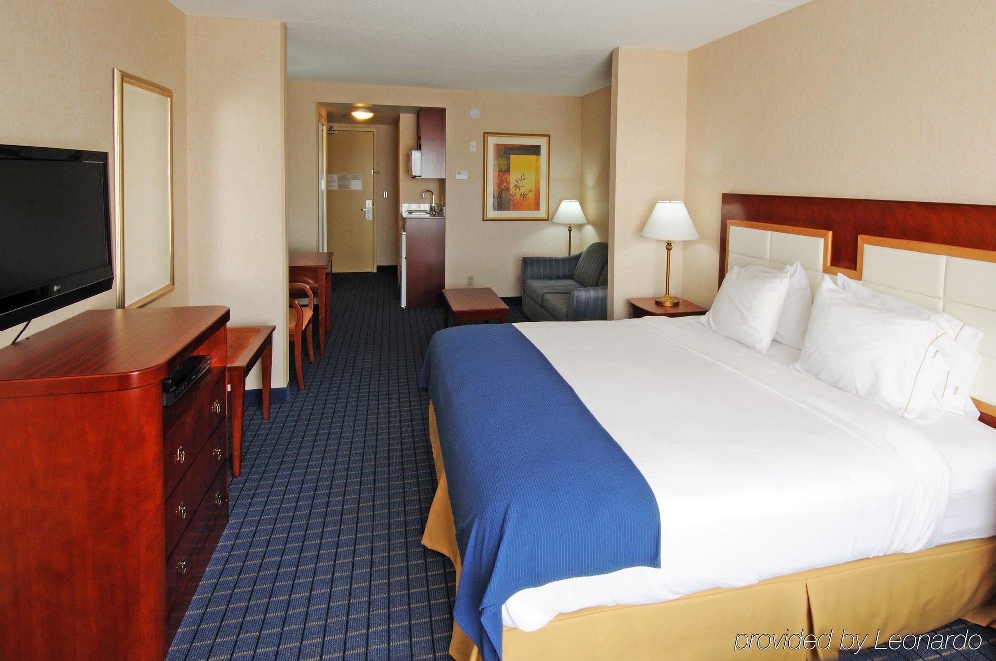 Holiday Inn Express & Suites - Belleville By Ihg Ruang foto