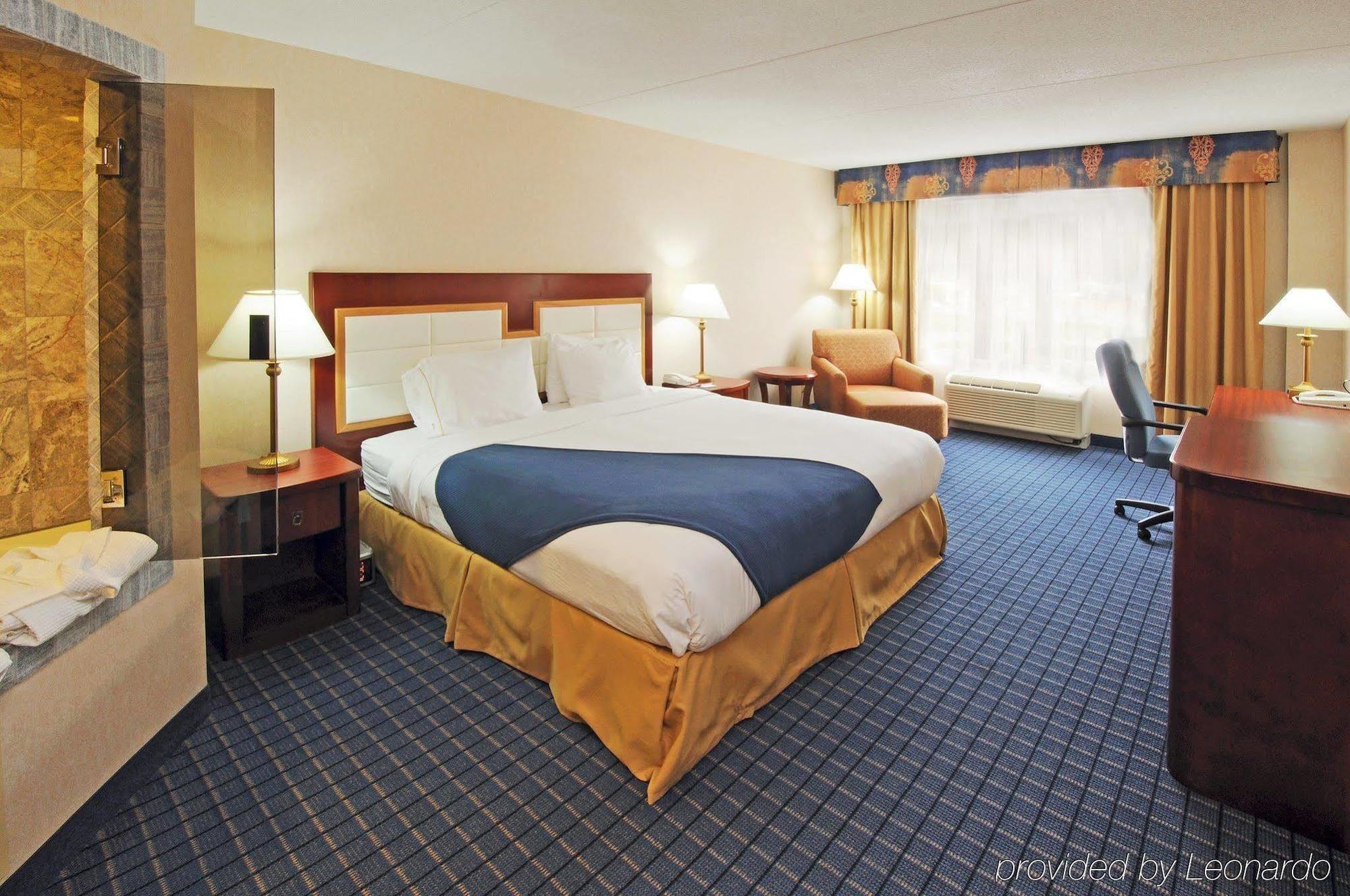 Holiday Inn Express & Suites - Belleville By Ihg Ruang foto