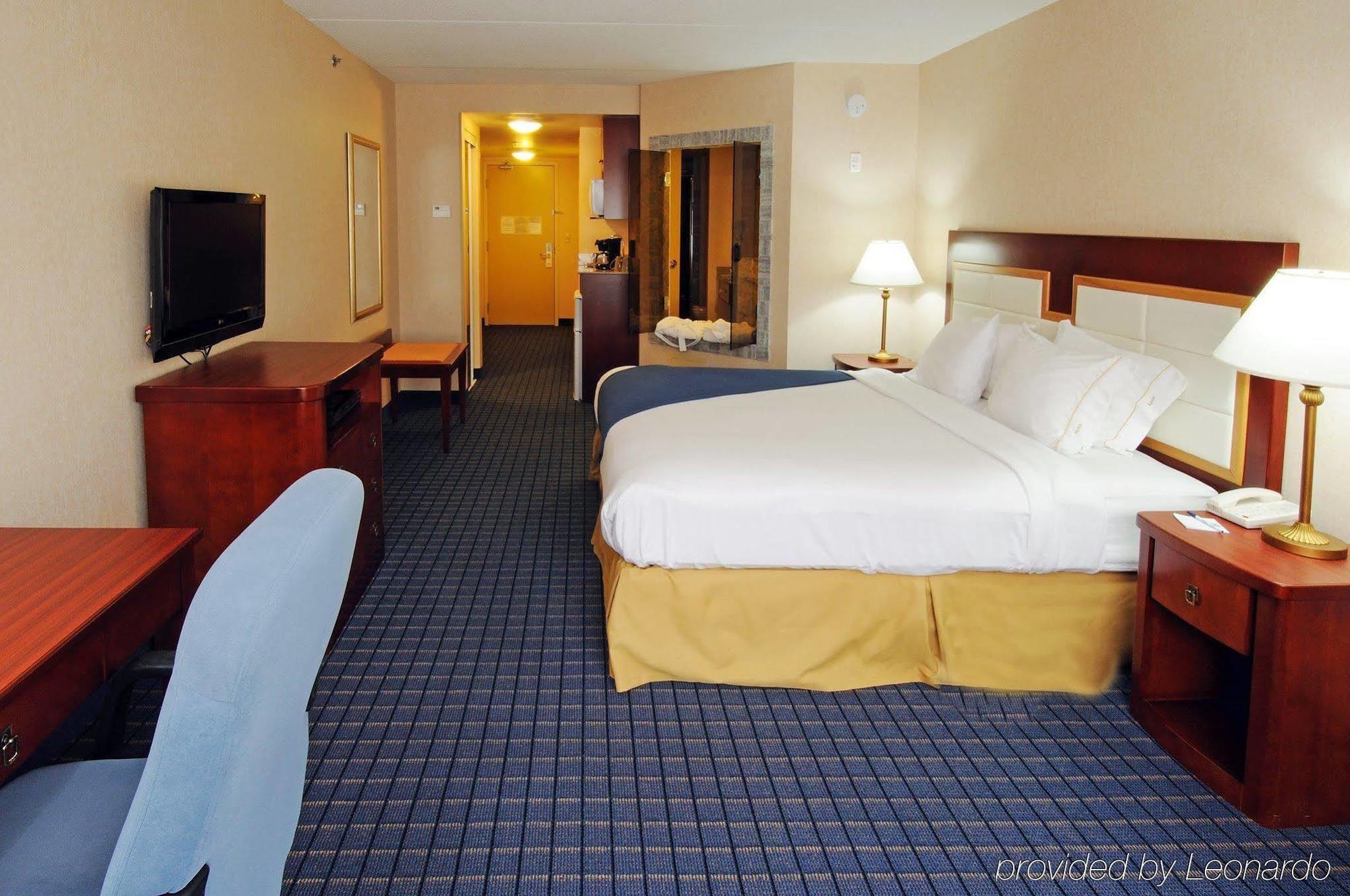Holiday Inn Express & Suites - Belleville By Ihg Ruang foto